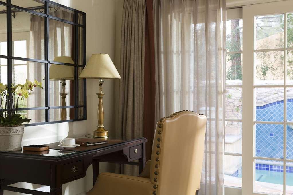 Casa Palmero At Pebble Beach Room photo